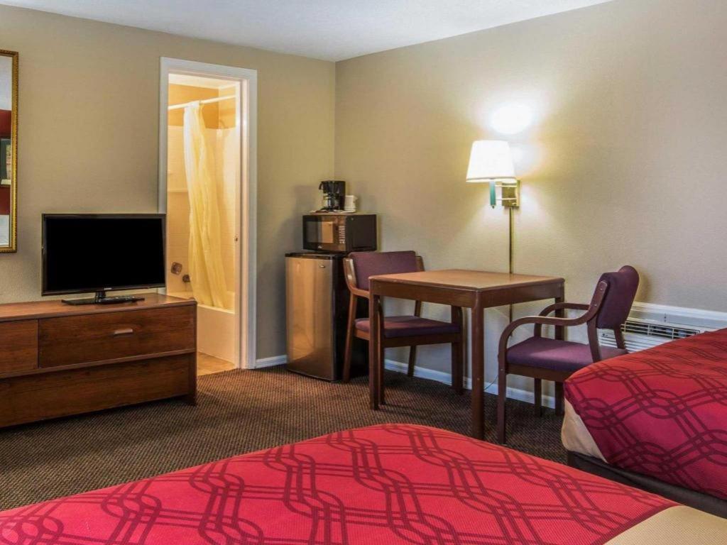 Rodeway Inn & Suites Sheridan Exterior photo